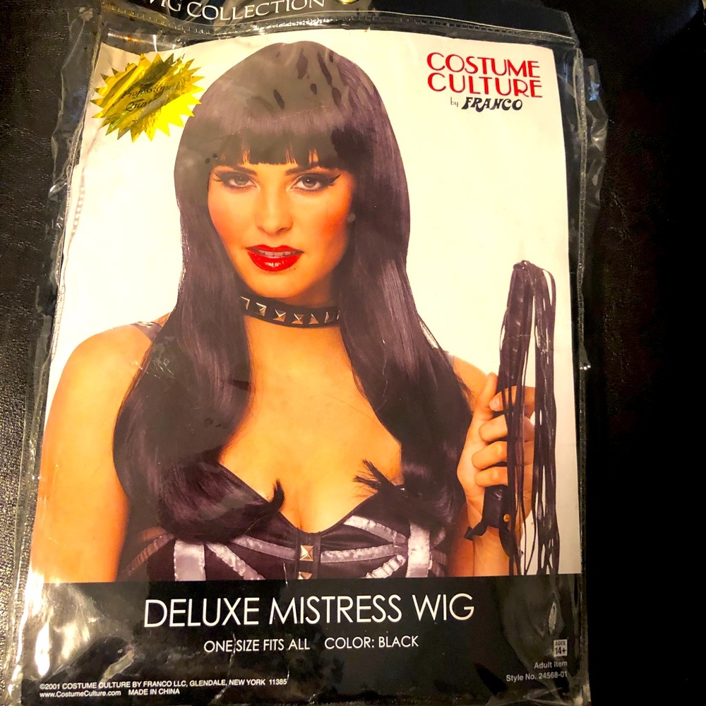 Costume Culture by Franco Deluxe Sultry Wig Natural Black Long wavy hair size 1